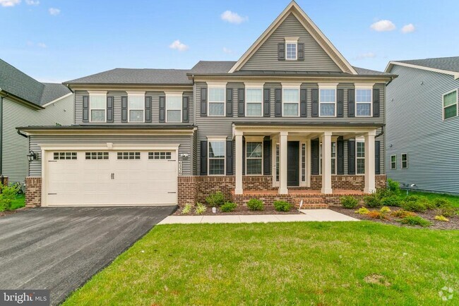 Building Photo - 6536 Clubhouse Dr