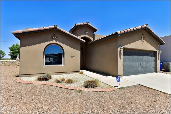 Building Photo - 3741 Loma Adriana