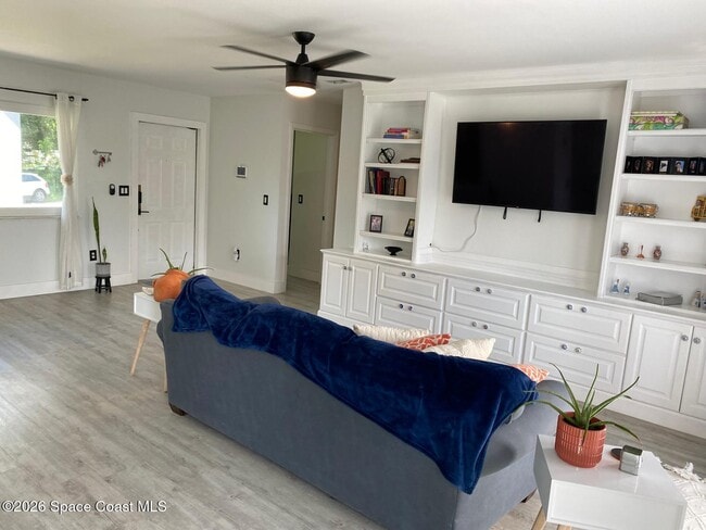 Photo - 1141 Yager Rd SE
