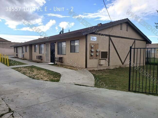 Building Photo - 38557 10th Pl E Unit 2 Rental