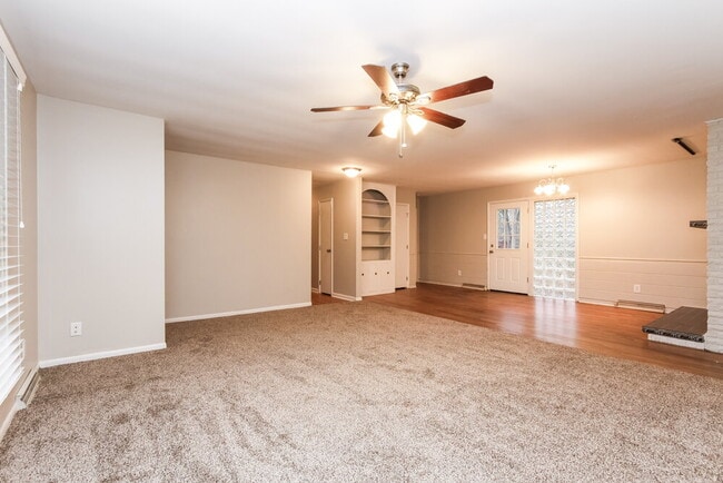 Photo - 7605 Kimberly Dr