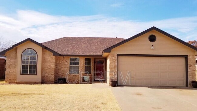 Building Photo - 1014 Justice Ave