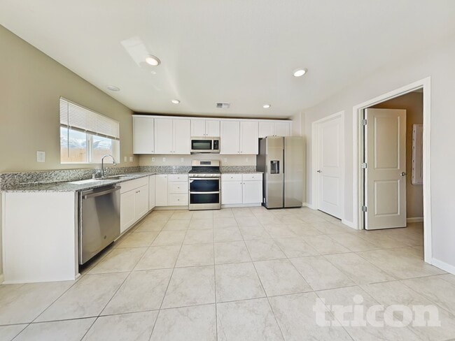 Photo - 8956 Wolf River Dr