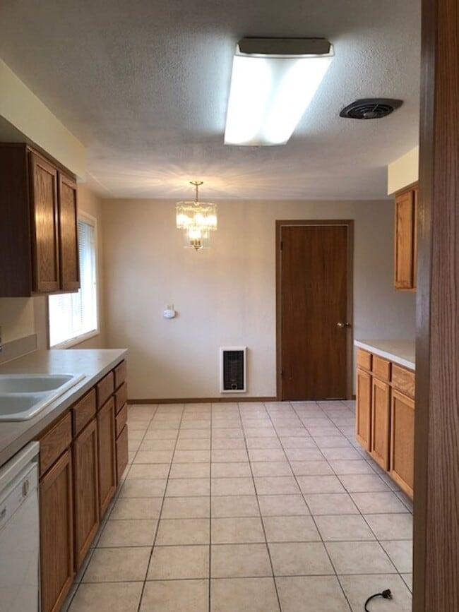 Photo - Charming & Clean Home in the Heart of Lacey!