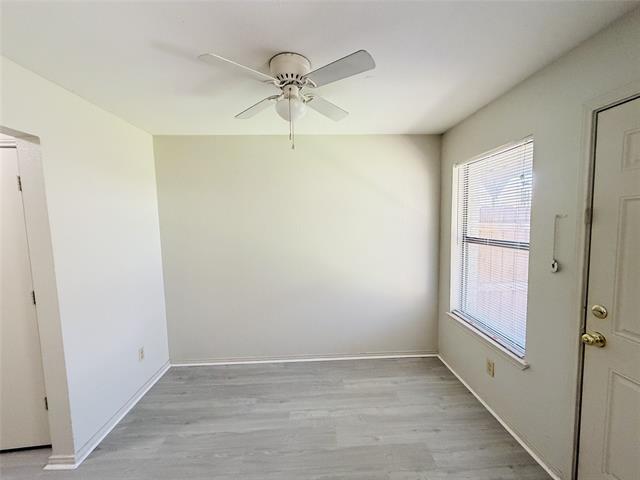 Photo - 221 Meadow Ct