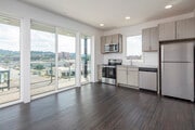 1 bed, 1 bath, 698 sq ft