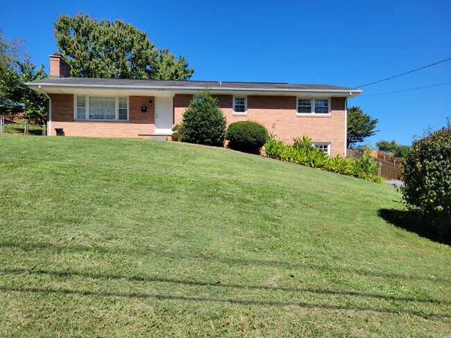 Building Photo - 508 Longview Dr Rental
