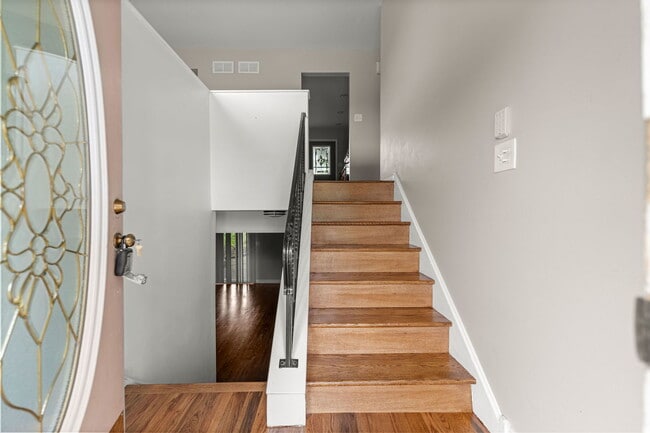 Photo - 15954 Ozark Ave