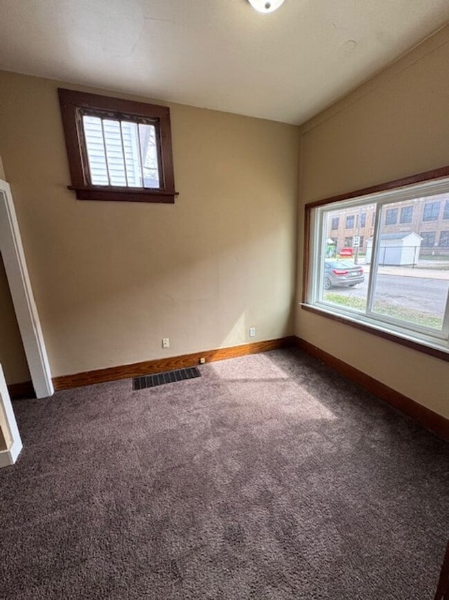 Photo - 420 Maxine Dr