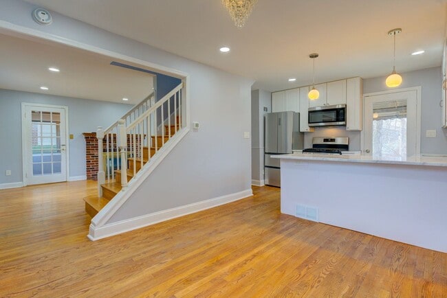 Photo - 6916 New Hampshire Ave