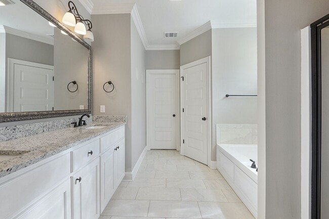 Building Photo - 4 bedroom in Lexington Park