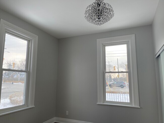 Photo - 520 London Rd Unit A