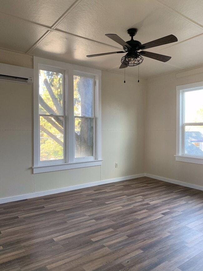 Building Photo - 362 Linden Ave Unit 388