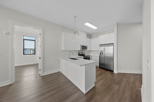 Photo - 121 34th St Unit 408