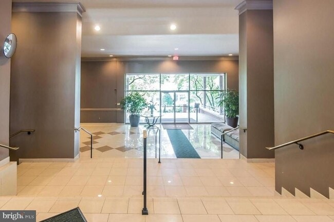 Building Photo - 5301 Westbard Cir Unit 419