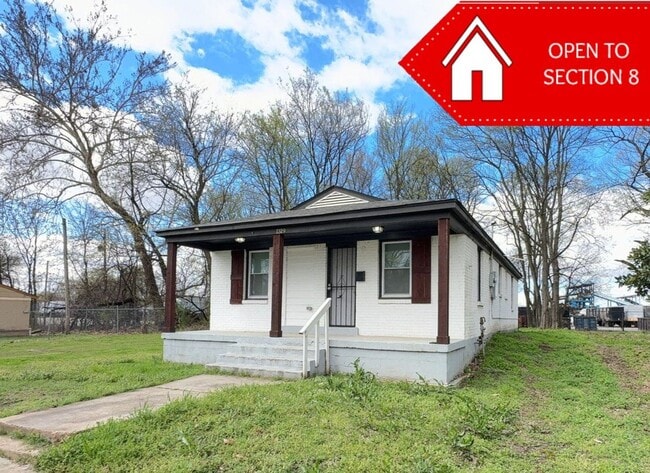 Building Photo - Spacious 4 Bedroom / 2 Bath Home – Fully Updated – Open To Section 8