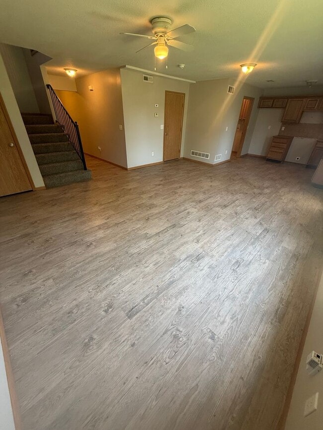 Photo - Spacious 3 bedroom, two level duplex in Raymore with new flooring!