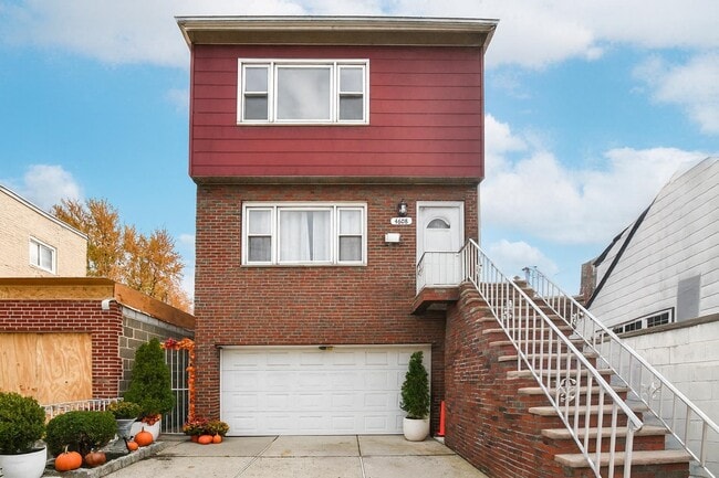 Building Photo - 4608 Grand Ave Unit 2