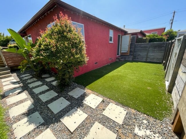 2020 Ocean Park Blvd Unit A