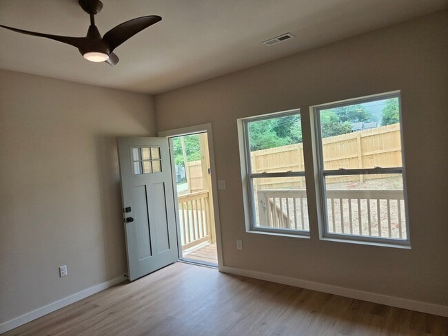 Photo - 5724 Wallwood Rd Unit 5724 Wallwood Rd