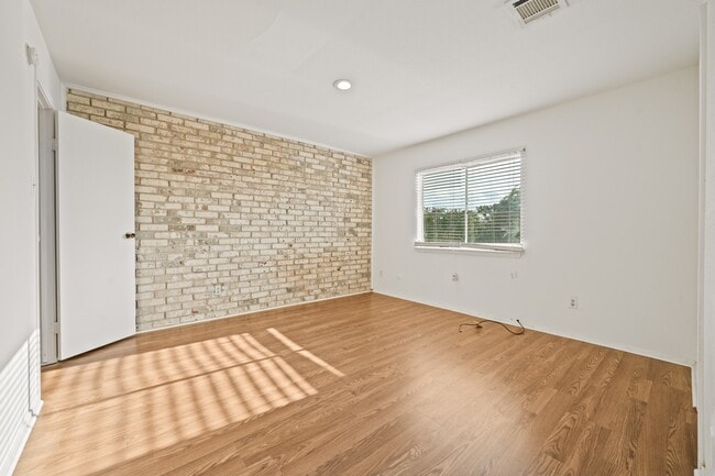 Photo - 6463 Cambridge Glen Ln