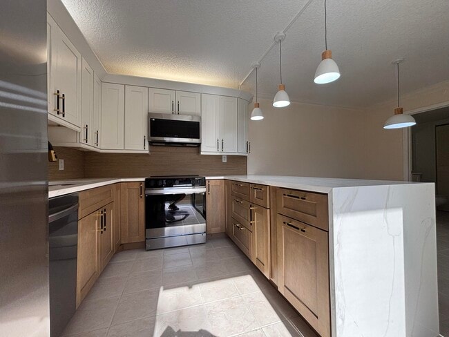 Photo - 1010 10th Ct