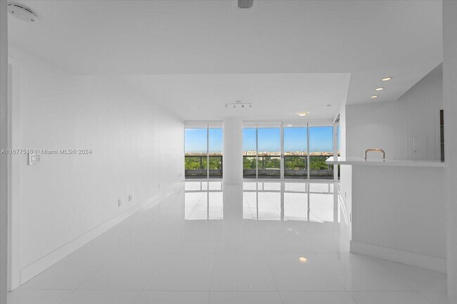 Photo - 2127 Brickell Ave