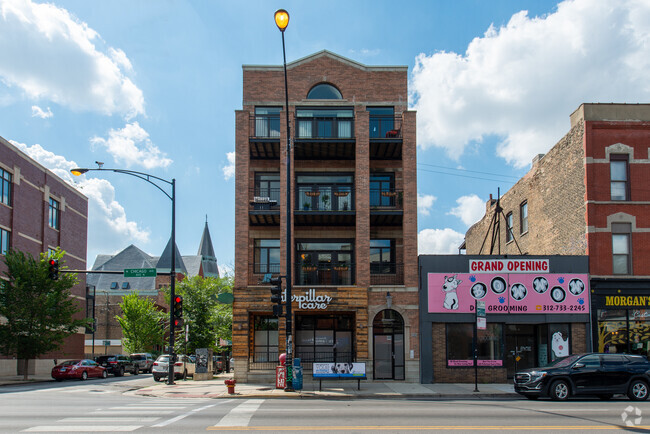 Building Photo - 1701 W Chicago Ave Rental