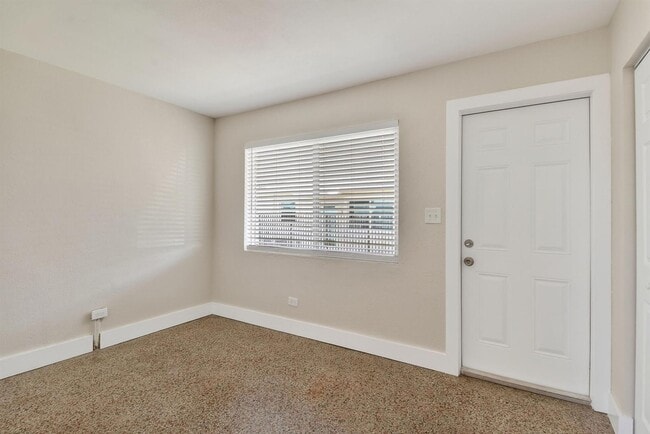 Photo - 58 W 27th St