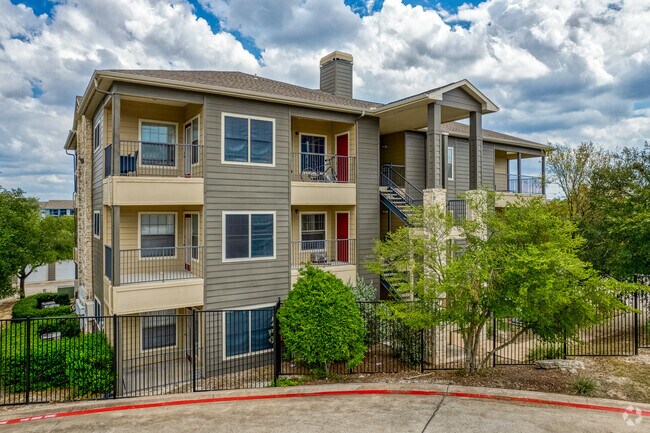 Photo - Stoneleigh Condominiums