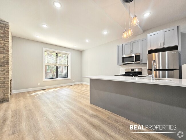 Building Photo - 438 W Belden Ave Unit 3 bed Rental