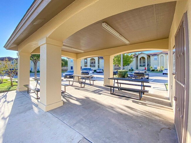 Photo - 9804 Cantera Ct Unidad 70
