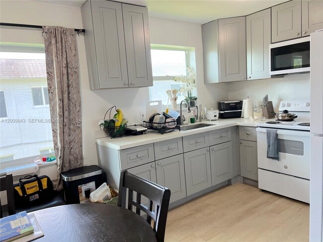 Photo - 5218 SW 91st Ave Unit 4