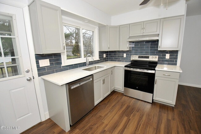 Photo - 49 Delafield Dr