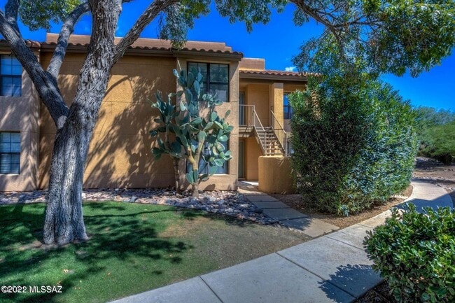 Building Photo - 6651 N Campbell Ave Unit 234