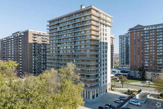 Photo - Eiffel Tower