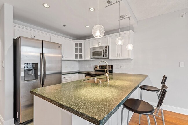 Photo - 415 Newark St. Unit 6C