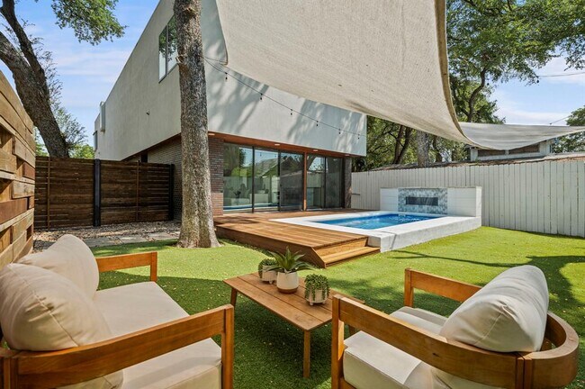 Photo - 2017 Kinney Ave Unidad B