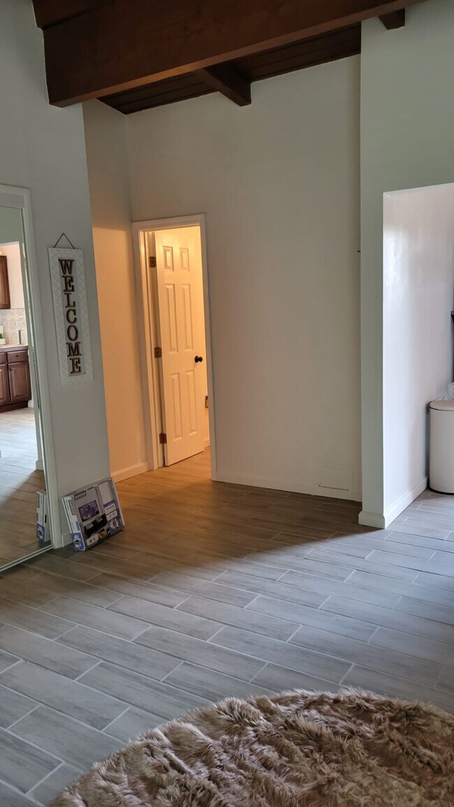 Photo - 1430 Manhattan Beach Blvd