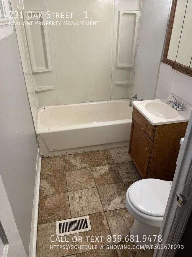 Photo - 231 Oak St Unit 1