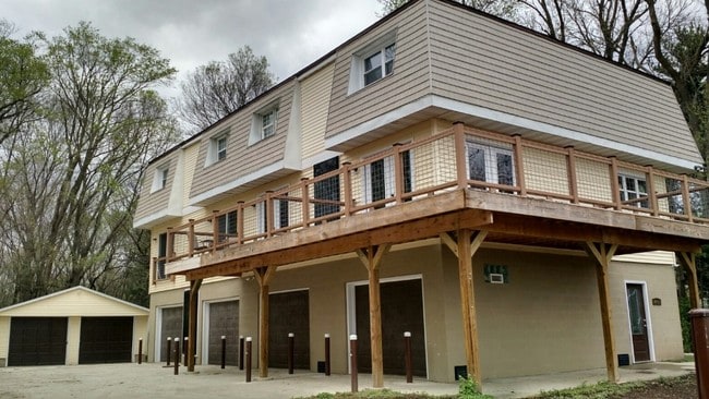 Townhouses - 14711 N River Beach Dr Rental