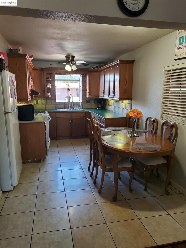 Photo - 35 E 16th St