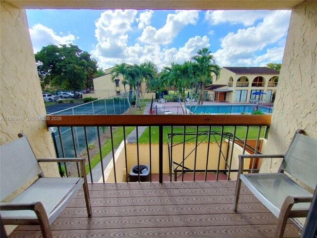 Photo - 7734 Balboa St