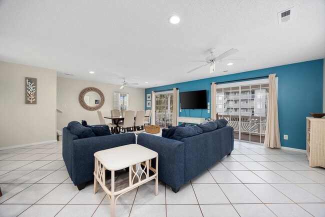 Building Photo - 111A S Yaupon Dr Rental