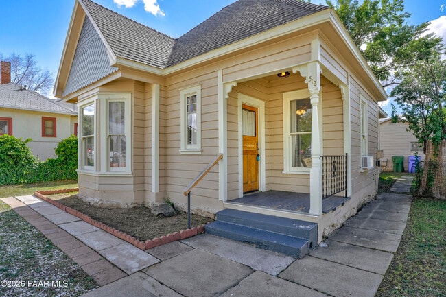 312 N Pleasant St