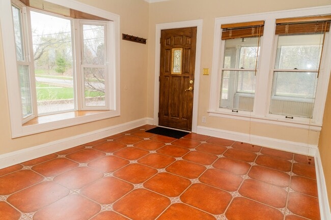 Photo - 1151 Hamline Ave N