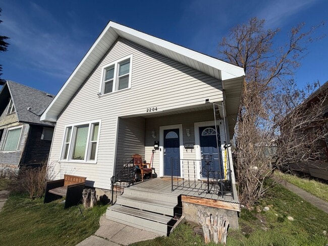 Building Photo - 2204 W College Ave Unit #2