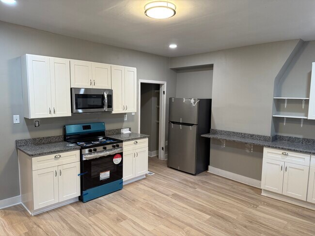 Photo - 226 W Sycamore St