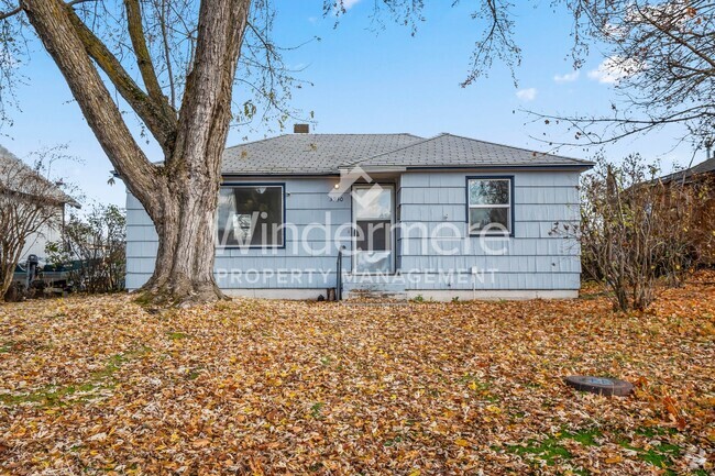 Building Photo - 2 Bedroom 1 Bath Home In Spokane