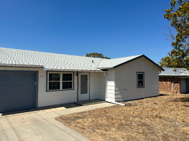 Building Photo - 835 Michelle Dr Rental